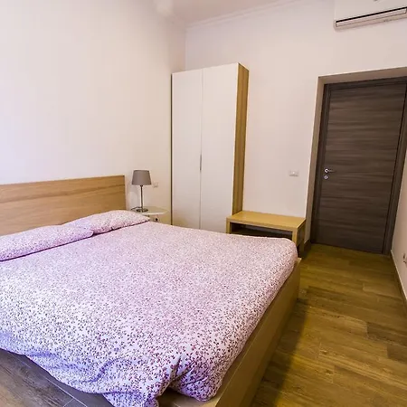 Colossehome - Dream House Around The Corner From Colosseum Apartment